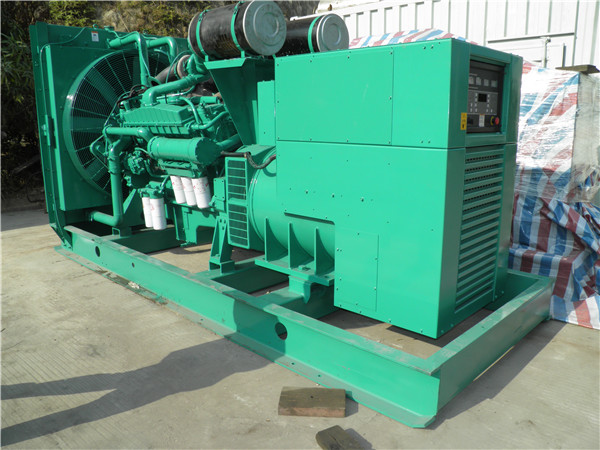 海勃湾出租发电机 发电机组厂家：柴油发电机组的控制屏的作用是什么？