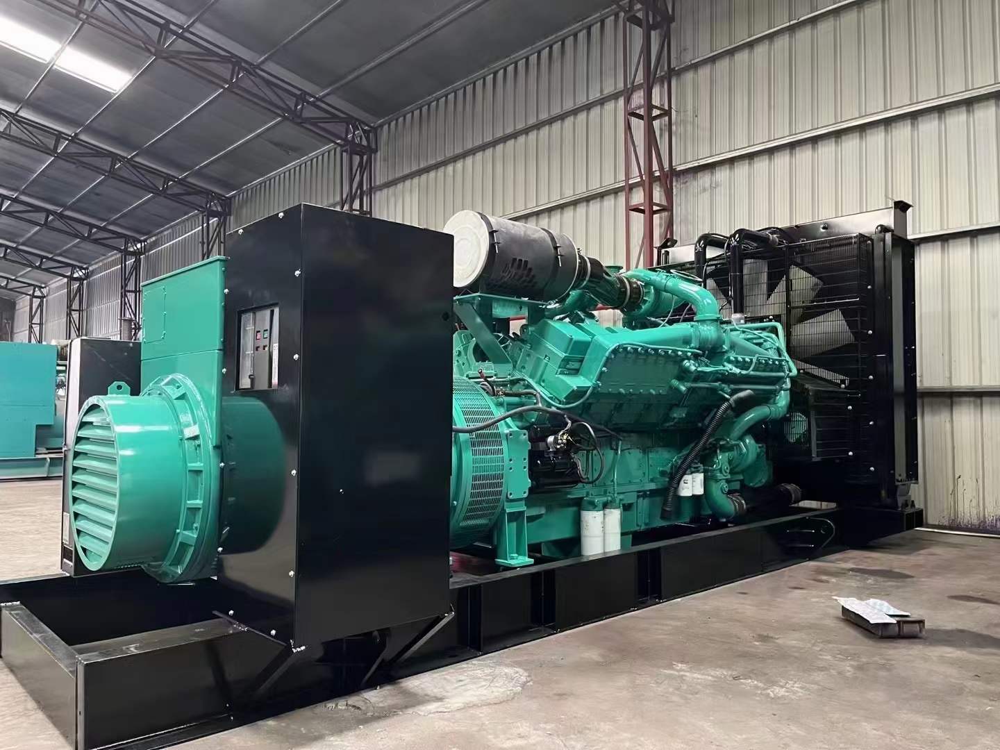 海勃湾如何降低 800kW 柴油发电机输出电流的波动？