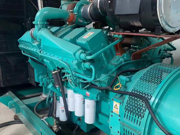 海勃湾更换100kW柴油发电机组机油时，需要注意哪些事项？